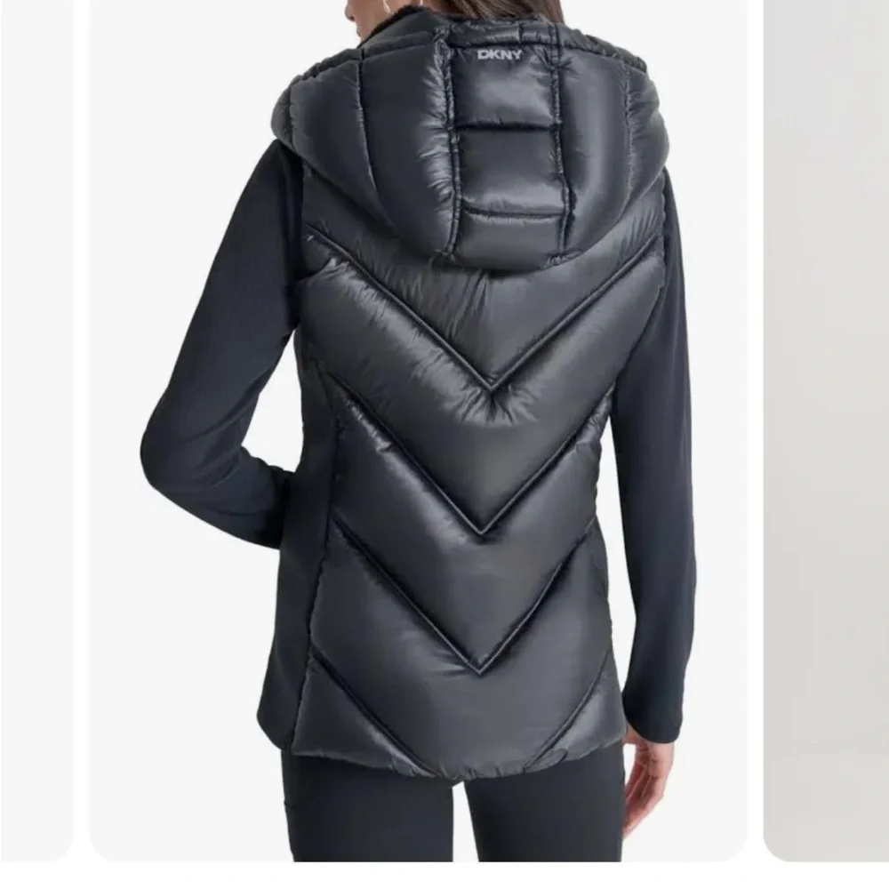 Women's Black Quilted Vest with Faux Fur Neckline - Picture 5 of 8